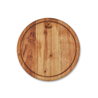 Round wooden Potjie stand and chopping board with juice groove for efficient food prep.
