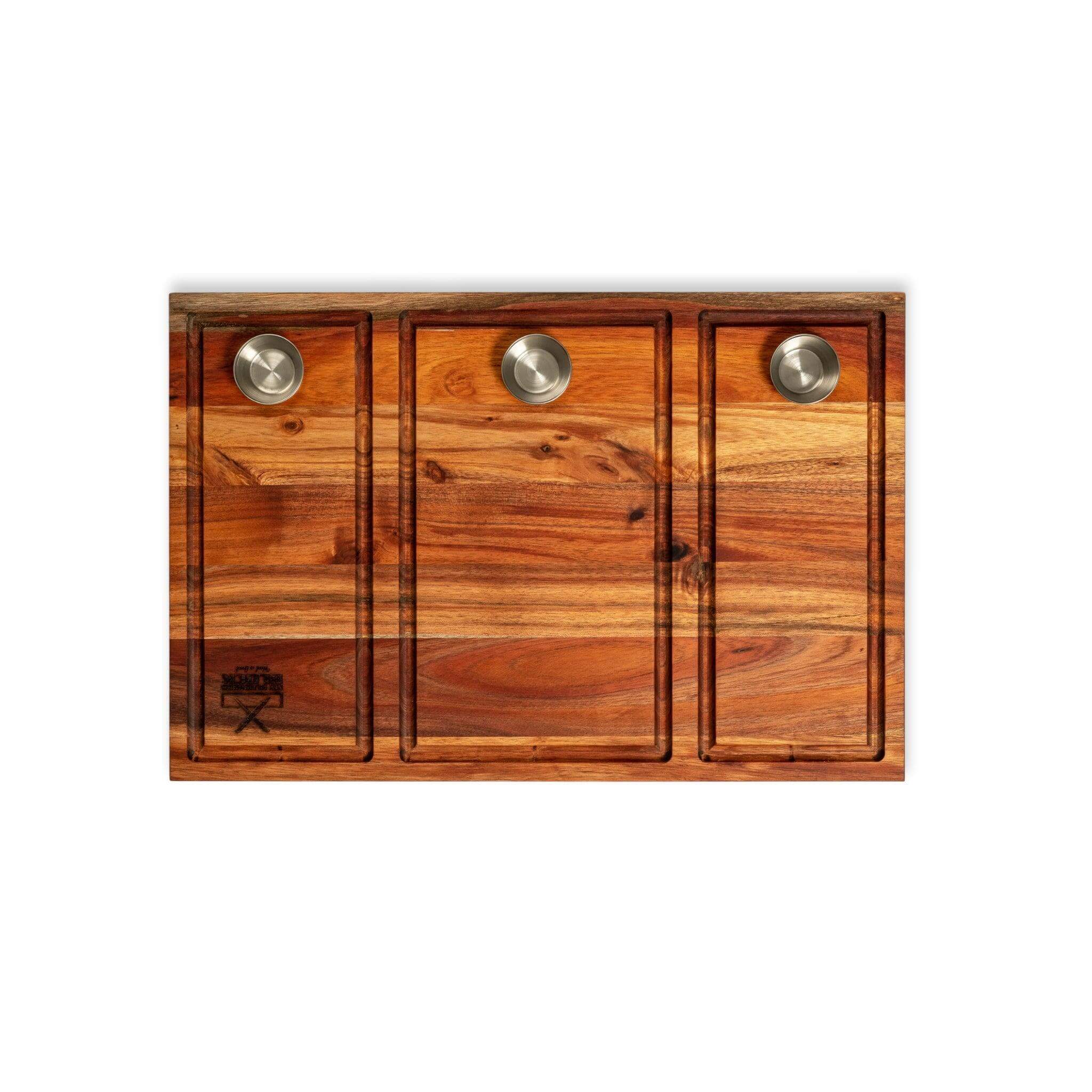 Premium wooden chopping board for meat preparation, highlighting a stylish braai experience.